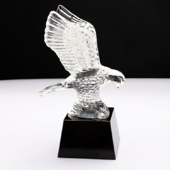 Eagle crystal trophy with black base