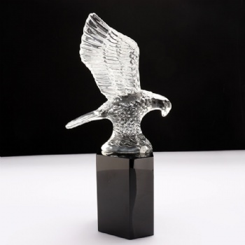 Eagle crystal trophy with black base