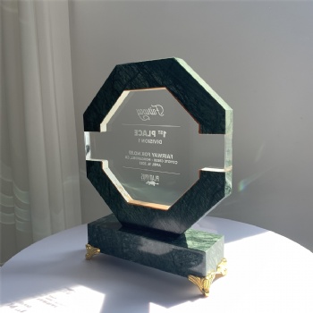 ADL New Design Octagon Crystal Glass Trophy Awards with Green Stone for High-Quality Gifts