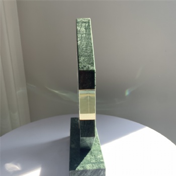 ADL New Design Octagon Crystal Glass Trophy Awards with Green Stone for High-Quality Gifts