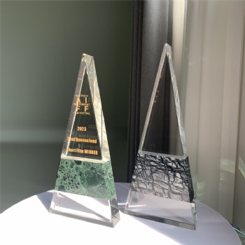 ADL Triangular Shape New Design Crystal Glass Trophy Awards for Sports Cooperate Team Awards