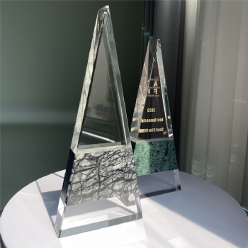 ADL Triangular Shape New Design Crystal Glass Trophy Awards for Sports Cooperate Team Awards