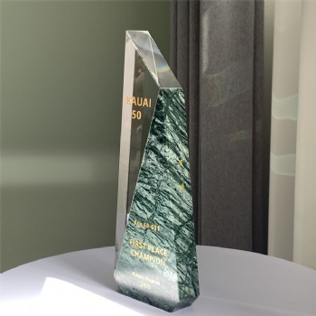 ADL Crystal Glass Trophy with Green Stone New Design Trophy with Customized Logo or Words for Events Gifts