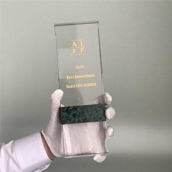 ADL Rectangle Crystal Glass Trophy with Green Stone for Customized Awards Customized Logo or Words