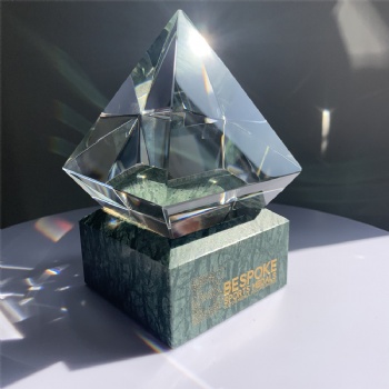 ADL New Design 2023 K9 High-Quality Clear Diamond Crystal Glass Trophy Awards with Stone Base Customized Logo