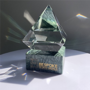 ADL New Design 2023 K9 High-Quality Clear Diamond Crystal Glass Trophy Awards with Stone Base Customized Logo