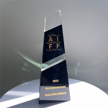 Black Customized Corporate Awards Crystal High Grade Reward Crystal Glass Trophy