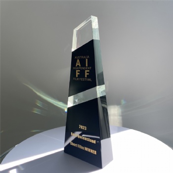 Black Customized Corporate Awards Crystal High Grade Reward Crystal Glass Trophy
