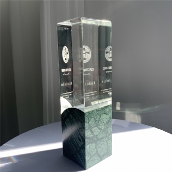 ADL New Design 2023 Crystal Glass Awards Trophies with Green Stone Base for High-Quality Gifts