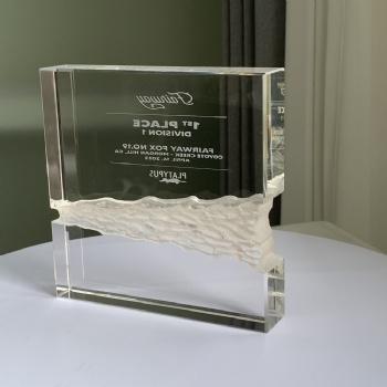 ADL 2023 New Design Crystal Clear Glass Cube Trophy  Awards Sandblasting Design with Customized Logo