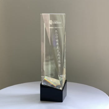 ADL 2023 Wholesale Customized Classical Crystal Clear Glass Trophy Awards with Black Base for Sports Events Awards