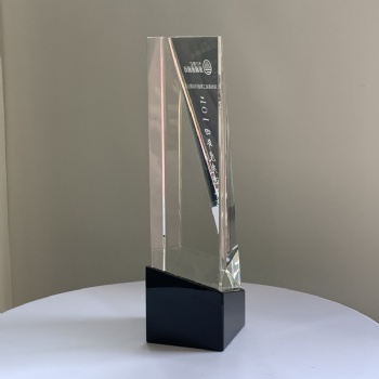 ADL 2023 Wholesale Customized Classical Crystal Clear Glass Trophy Awards with Black Base for Sports Events Awards