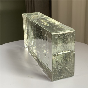 Hot-Melt High-Quality Hot Melt Clear White Crystal Glass Brick with Bubbles Inside for Building Hotel or House Home Decoration