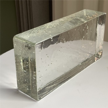 Hot-Melt High-Quality Hot Melt Clear White Crystal Glass Brick with Bubbles Inside for Building Hotel or House Home Decoration