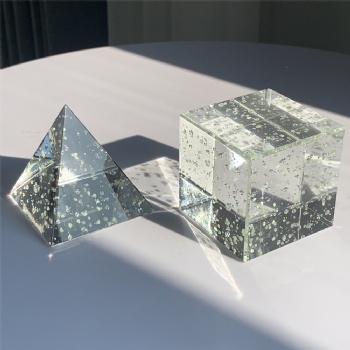 ADL High Quality New Design Crystal Glass Cubes Luminous Ornaments Pyramid for Souvenir Gifts