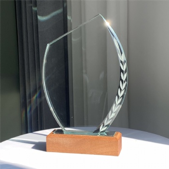 ADL Cheap Crystal Glass Trophy Awards with Wooden Base Leaf Shape for Honorary Award Customized Words Sports Awards