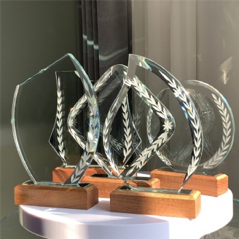 ADL Cheap Crystal Glass Trophy Awards with Wooden Base Leaf Shape for Honorary Award Customized Words Sports Awards