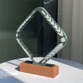 ADL Cheap Crystal Glass Trophy Awards with Wooden Base Leaf Shape for Honorary Award Customized Words Sports Awards