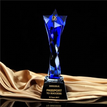 ADL High-Quality Crystal Glass Star Trophy Crystal Crafts Awards for Business Gifts Engraving Crystal Trophy from Europe