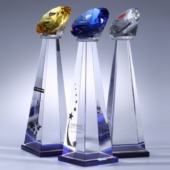 Customized Business Gifts Diamond Shaped Crystal Glass Trophy for souvenir gifts