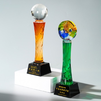 High Quality Colorful Irregular Twisted Trophy Annual Meeting Excellent Employee Crystal Glass Trophy