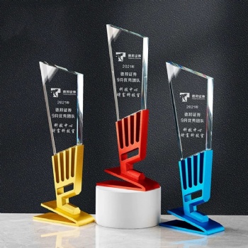 ADL Metal Crystal Glass Trophy Sports Crystal Crafts Awards for Business Gifts Love Polished Crystal Trophy from China