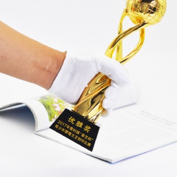 ADL Resin Globe Gold Crystal Carved Glass Trophy Awards for Events Sports Crystal Trophy from Europe Crystal Souvenir Crafts