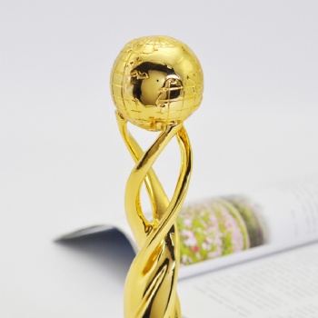 ADL Resin Globe Gold Crystal Carved Glass Trophy Awards for Events Sports Crystal Trophy from Europe Crystal Souvenir Crafts