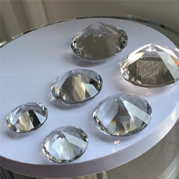 Factory hot selling multiple sizes Cheaper Crystal transparent cut Crystal Diamonds For Wedding Decorative Souvenir