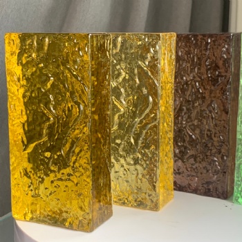 Wholesale Durable Solid Glass Blocks Machine Polished Modern Design for Kitchen & Hotel Interior/Exterior Wall Decoration