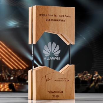 ADL 2026 Crystal New Creative Design Engraved Durable Crystal Glass Award Trophy for Business Gift Crafts Sports