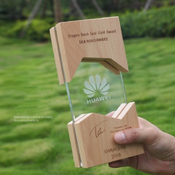 ADL 2026 Crystal New Creative Design Engraved Durable Crystal Glass Award Trophy for Business Gift Crafts Sports